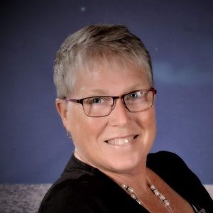 Meet your Posher, Debbie mike